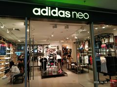 -adidas(正佳广场店)