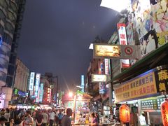 -六合夜市