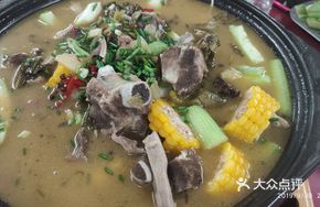 Sour Cabbage Pork Intestine Hot Pot