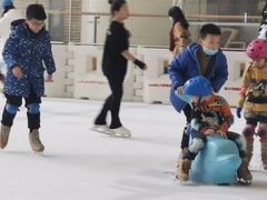-冰纷万象滑冰场(二七万象城店)