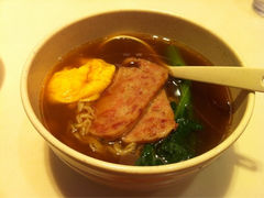 特级午餐肉滑蛋公仔面-太兴烧味餐厅(白加士街店)