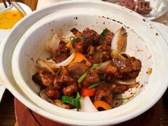 排骨啫啫煲-彩蝶谷美食廊·粤式经典南番顺·铁板烧烤泰风味(广州长隆酒店)