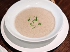 牛肝菌忌廉蘑菇汤-Bistro 63 创意融合料理(广粤天地店)