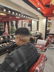 -东方先生国潮男士理发馆