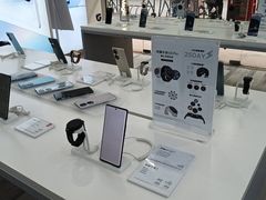 -荣耀授权专卖店(黄浦浙江中路店)