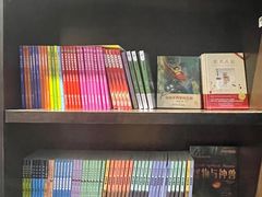 -钟书阁(松江泰晤士小镇店)