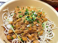 -鹤江桥·红油牛肉粉(SKP店)