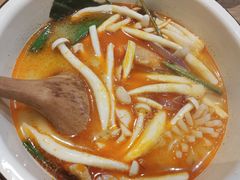 泰式传统冬阴功汤-迷你椰·泰式大排档(观前街店)