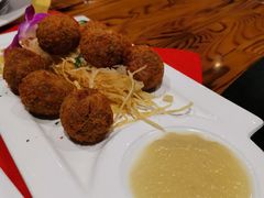 炸丸子配苹果泥-申德勒加油站餐厅(三里屯北小街店)