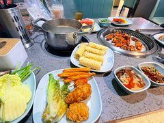 -金滏山·烤肉海鲜火锅自助(襄阳万达店)