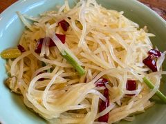 酸辣土豆丝-弄堂里· 江南名肴(西湖龙井路店)