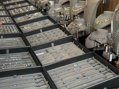 -广州周大福金融中心