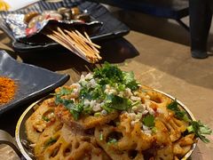 铁板藕片-何师烧烤Pro ·江湖川菜·小龙虾·精酿(太古里旗舰店)