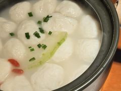 鱼尾鱼丸汤-魏铭鱼头捞饭(晋阳路店)
