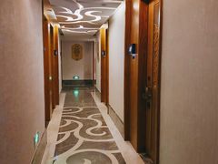 -新盈光·云会所(百丈东路店)