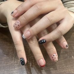 -蜜丝卡伦美甲美睫半永久