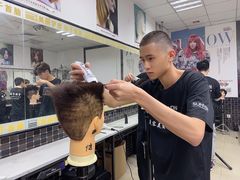 -首脑美容美发化妆美甲培训学校(龙岗校区)