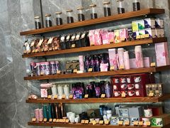 零售区-星巴克臻选(南京艾尚天地店)