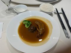 鲍汁鹅掌扣花菇（位）-名鲜·粤宴(黄浦滨江路店)