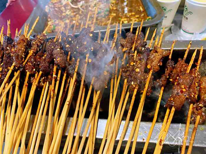 远大美食城-"美味往往是在大排档,出入昭通n次,才有发.