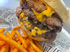-TRIPS BURGER(大钟寺店)
