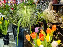 -何兮花店·气球派对鲜花店(马桥银春路万科城店)