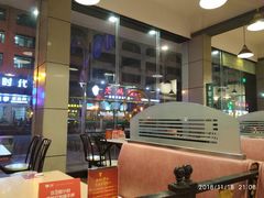 -顶东面包花园·生日蛋糕(世博店)