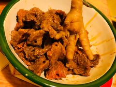 -拈签一笑黄牛肉辣卤串串