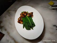 春笋烧口蘑-京华烟云·北京烤鸭(领展购物广场·中关村店)