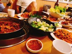 土豆排骨火锅-喇喇排骨火锅·传统韩式脊骨汤(望京西园总店)