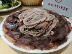 -闫家驴肉老店(华电一校店)