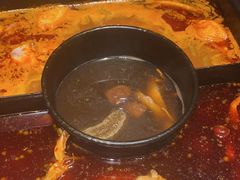 -老牌坊云南鱼豆花火锅(哈西万达店)