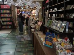 -钟书阁(松江泰晤士小镇店)