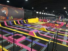 -嘿哟动霸CHUA·新潮玩运动娱乐中心·蹦床滑冰团建乐园