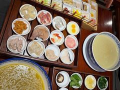 -香麒园·过桥米线·南湖雅宴