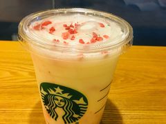 草莓酸奶星冰乐-星巴克臻选(武汉首义汇店)