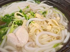-丽虹云南过桥米线(兴工街店)
