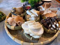 -慢丽江·云南野生菌土鸡锅(付家庄店)