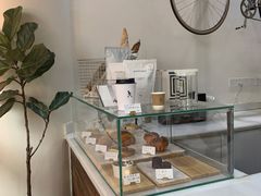 面包甜点陈列柜-常识咖啡common sense(春熙路店)