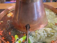 -果松木炭酸菜铜火锅·外婆参鸡汤