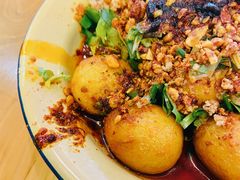 虎皮鹌鹑蛋-拈签一笑黄牛肉辣卤串串