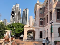 -香港大学