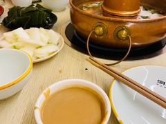 -洞庭洲·防空洞火锅·烧烤·铜锅涮肉(新百广场店)