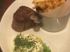 -db Bistro & Oyster Bar by Daniel Boulud(滨海湾金沙店)