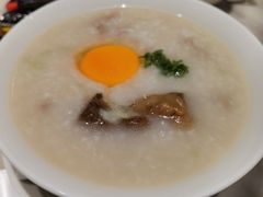 窝蛋牛腩粥-香港百合居(LCM置汇旭辉广场店)