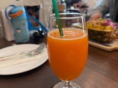 -Chom Cafe and Restaurant