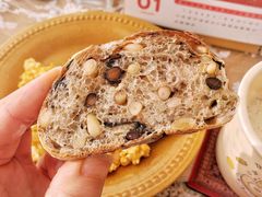黑豆松子恰巴塔-PAOPAO Bakery&Café(港汇店)