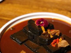 猴头菇酱汁扒黑豆腐-肴约·花园式餐厅(湖里店)