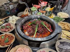 -洞亭火锅(防空洞总店)