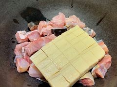 青鱼-老刘生态大鱼坊铁锅炖鱼(赛马场店)
